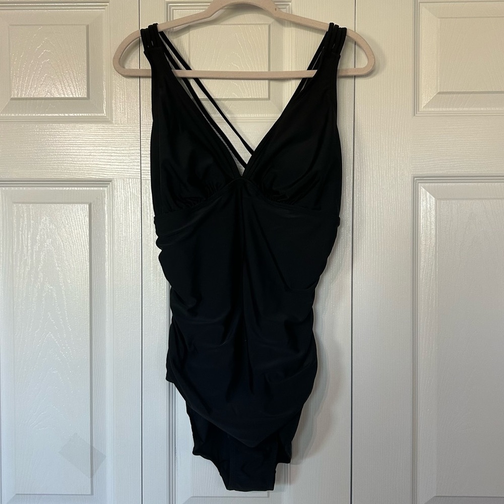 MERONA Target XL Black One-Piece Women’s Swimsuit V-Neck Black Size XL